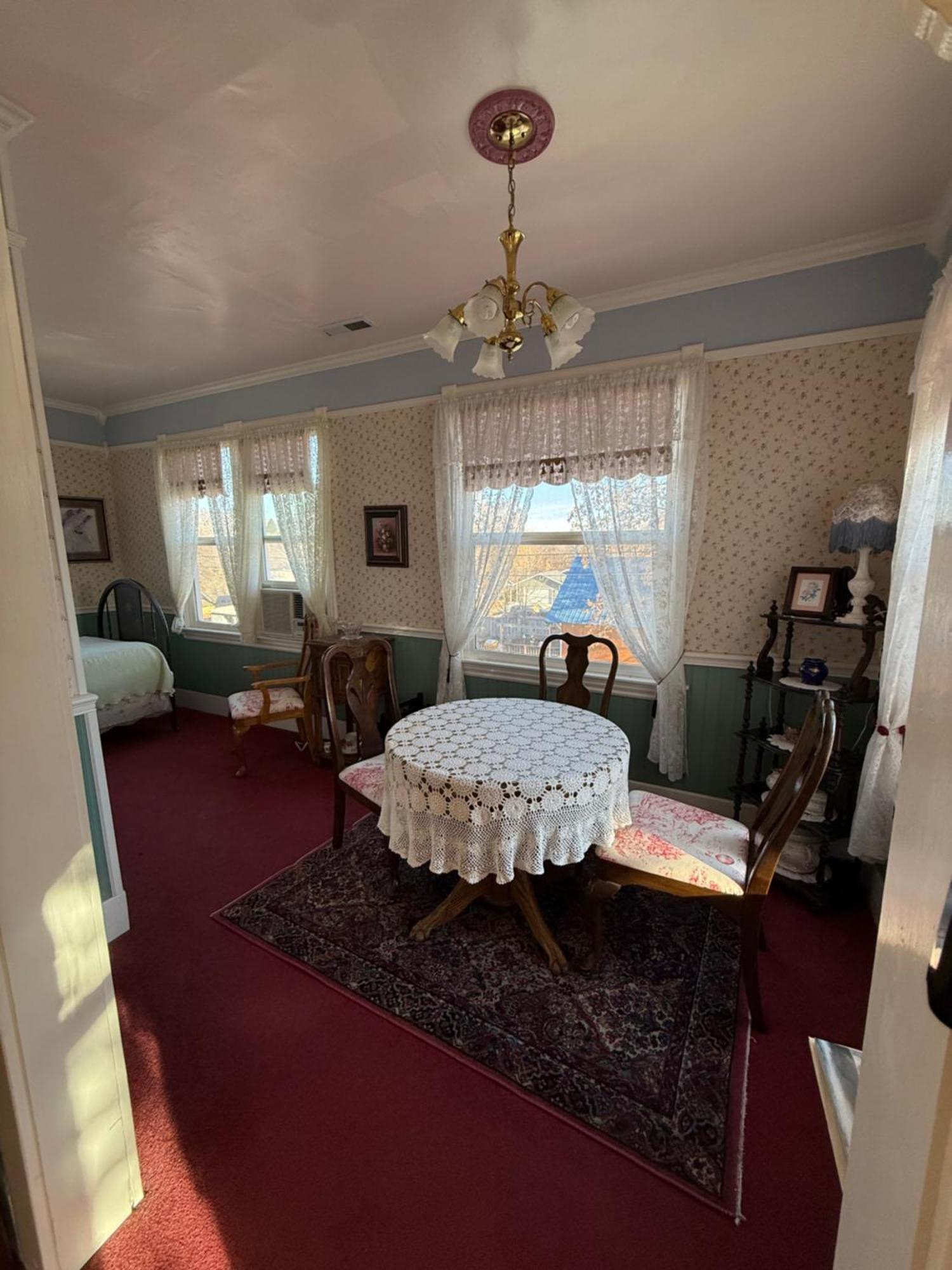 Roseberry House Bed And Breakfast Susanville Extérieur photo